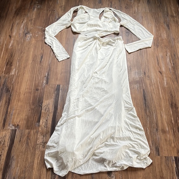 Revolve Hour: Kleid Yvonne Maxi Dress in Ivory - Picture 10 of 10